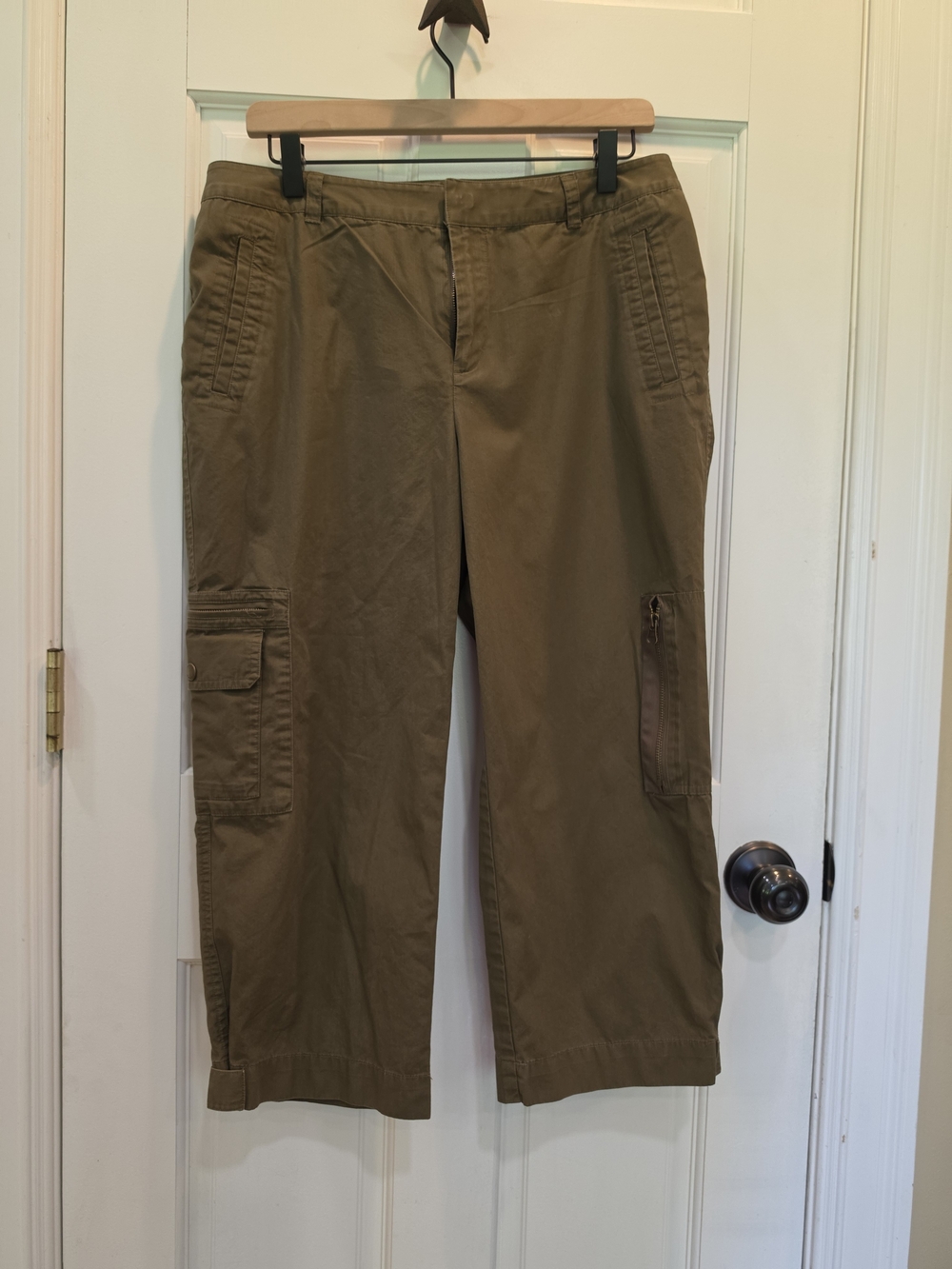 Chaps Olive Cargo Capri